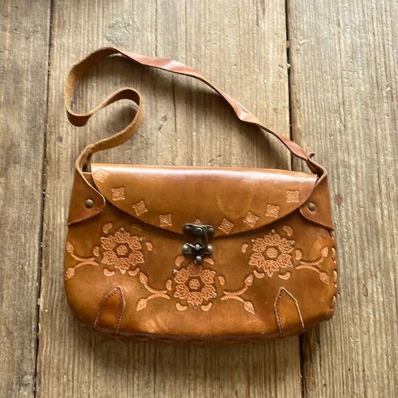 Hand tooled Tooled purse - Picture 1 of 4